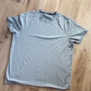 😀 Reebok Gray Men's Tee